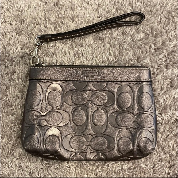 NWOT Coach wristlet - Picture 1 of 3